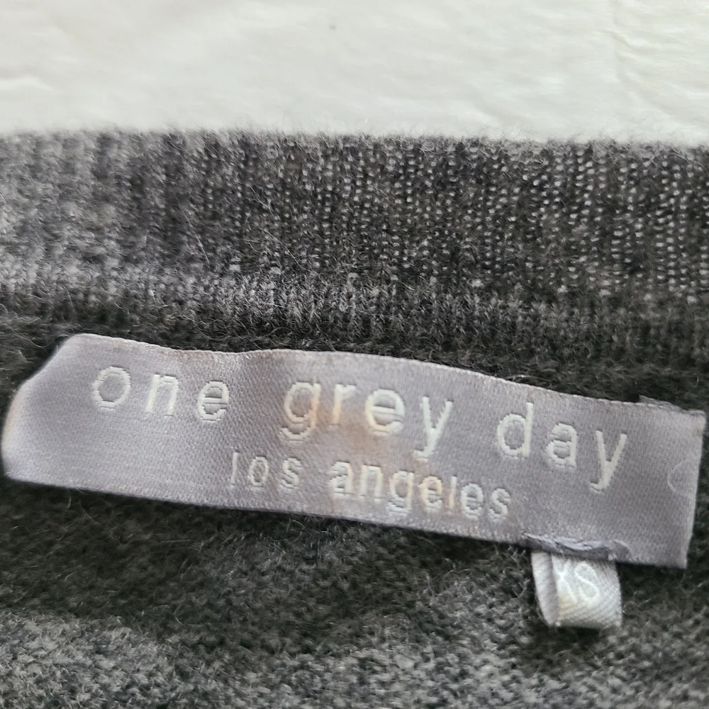 One Grey day Fringe women's Sweater Size XS Cashmere